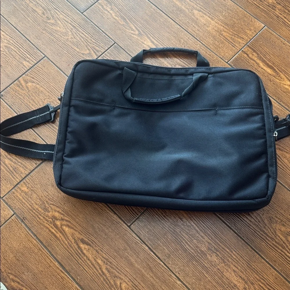SOLO New York Urban Chrysler Briefcase Laptop case